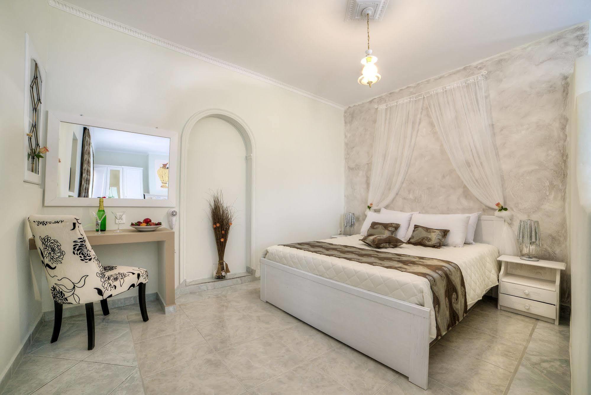 Pantheon Hotel Agios Georgios  Exteriör bild