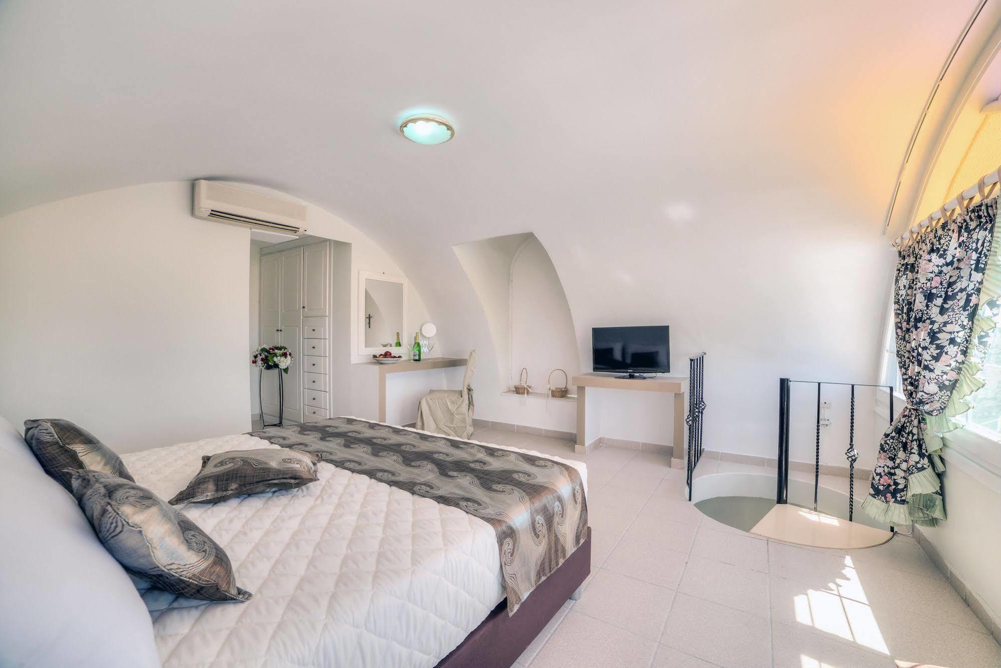 Pantheon Hotel Agios Georgios  Exteriör bild