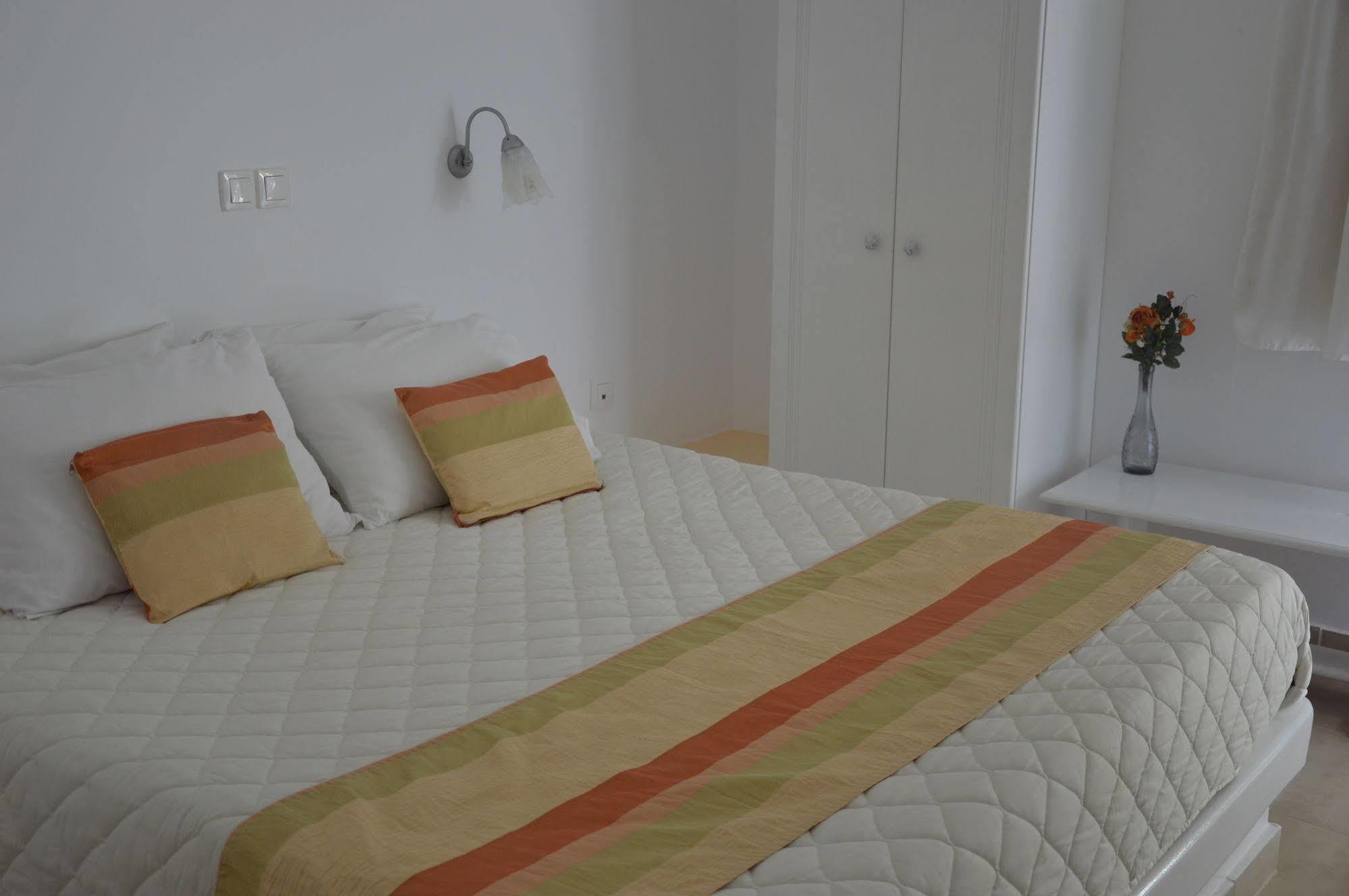 Pantheon Hotel Agios Georgios  Exteriör bild