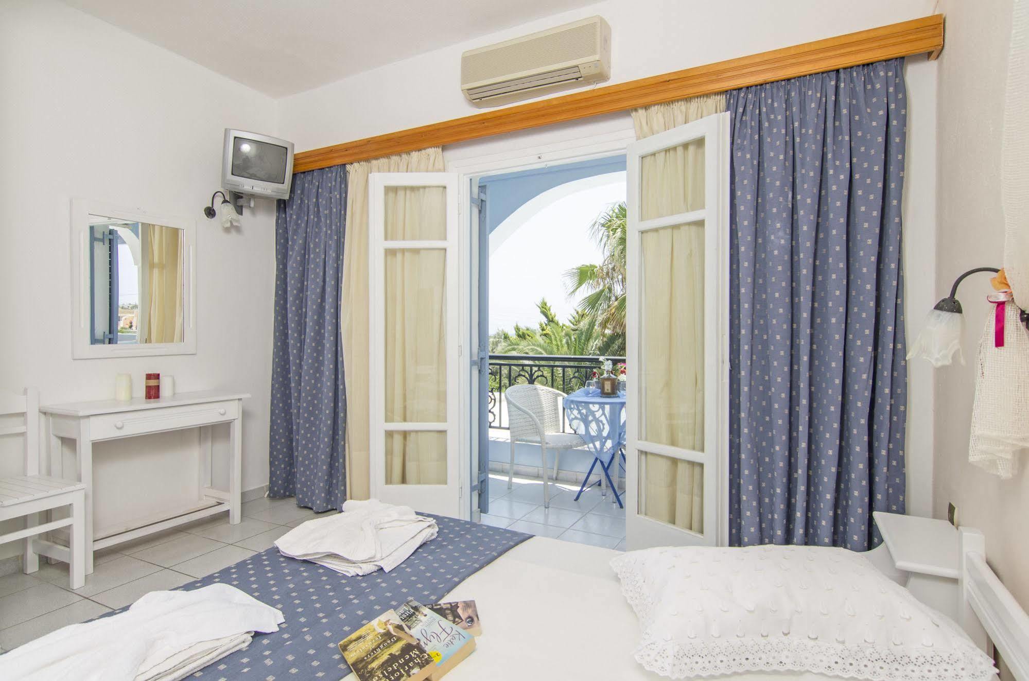Pantheon Hotel Agios Georgios  Exteriör bild