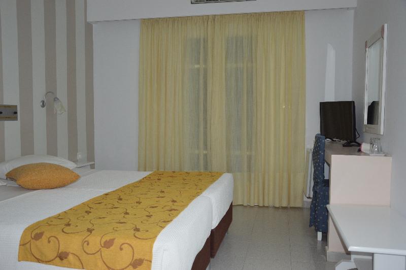 Pantheon Hotel Agios Georgios  Exteriör bild